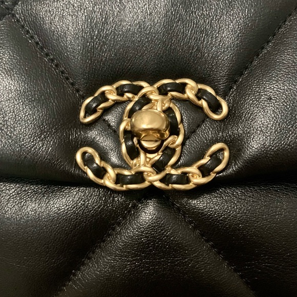 ❌SOLD❌Chanel 19 small lambskin - Picture 4 of 11